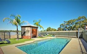 Whispering Woods Pool Sauna